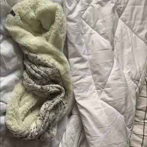 Infinity scarf